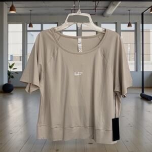 LiiP Life Time Cropped Performance Tee Chalk Beige XL NEW